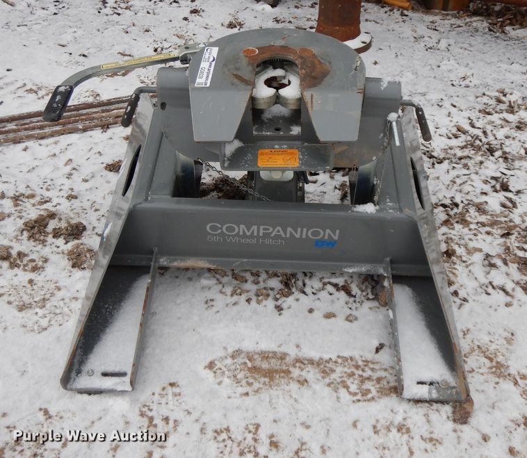 image for item GG9339 B & W  fifth wheel hitch