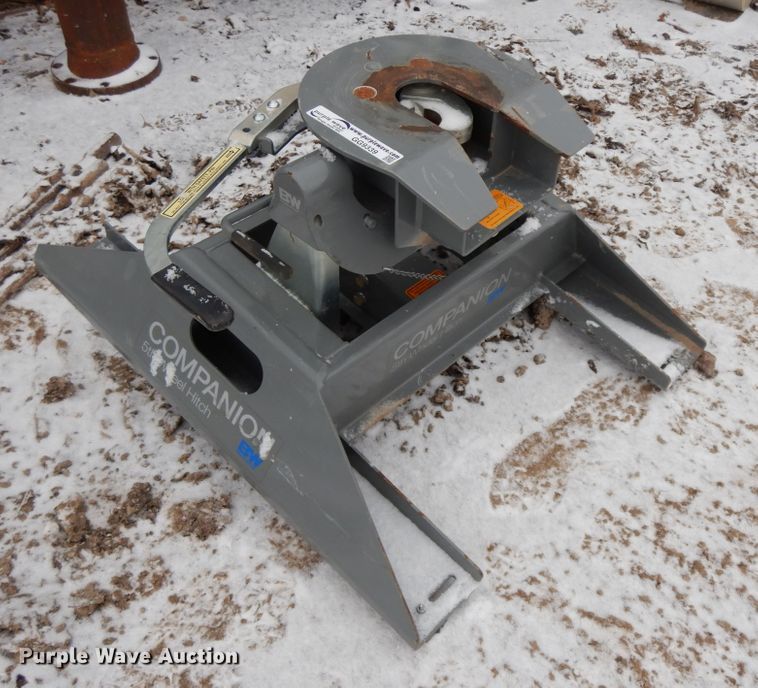 image for item GG9339 B & W  fifth wheel hitch