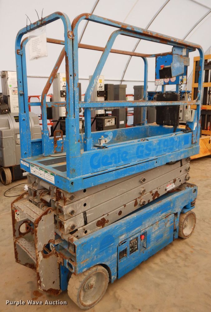 image for item GG9367 2013 Genie GS1930  scissor lift