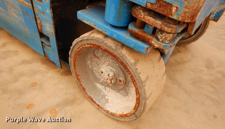 image for item GG9367 2013 Genie GS1930  scissor lift