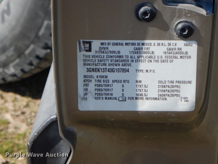 image for item GG9377 2003 Chevrolet Avalanche  Crew Cab pickup truck