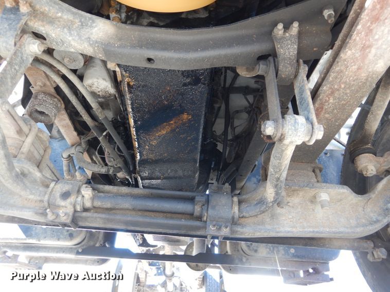 image for item GT9554 2001 GMC C7500  truck cab and chassis