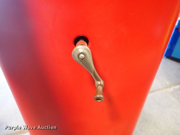 image for item HC9758 Bennett 766 fuel pump