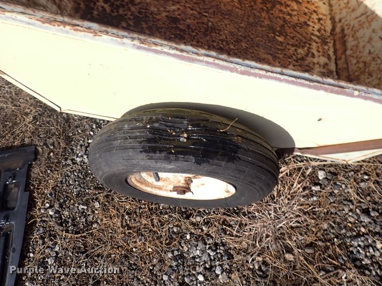 image for item HC9906 Assorted equipment