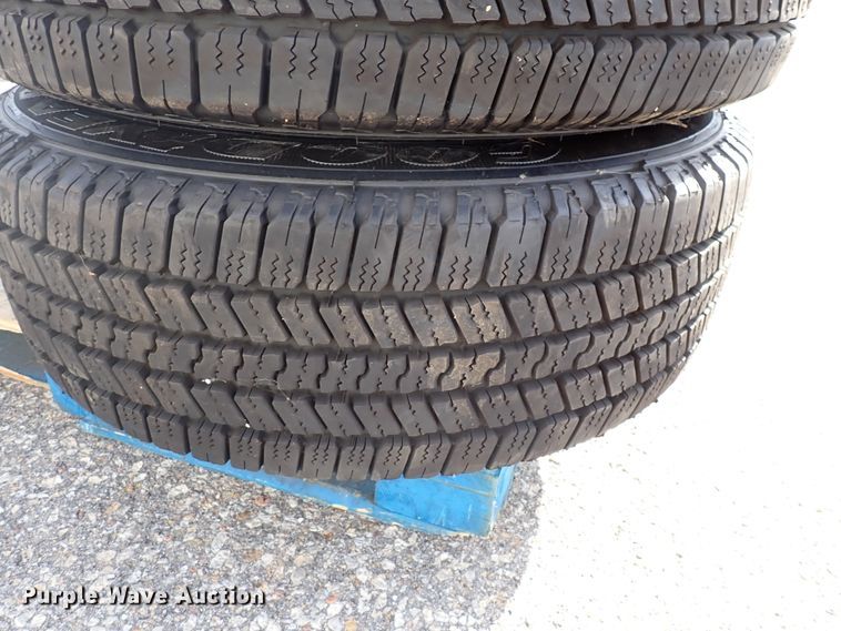 image for item HC9908 (4) GMC Yukon Denali LT265/60R20 tires