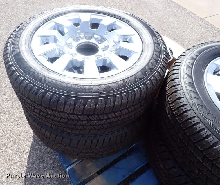 image for item HC9908 (4) GMC Yukon Denali LT265/60R20 tires