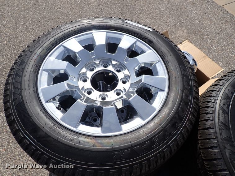 image for item HC9908 (4) GMC Yukon Denali LT265/60R20 tires