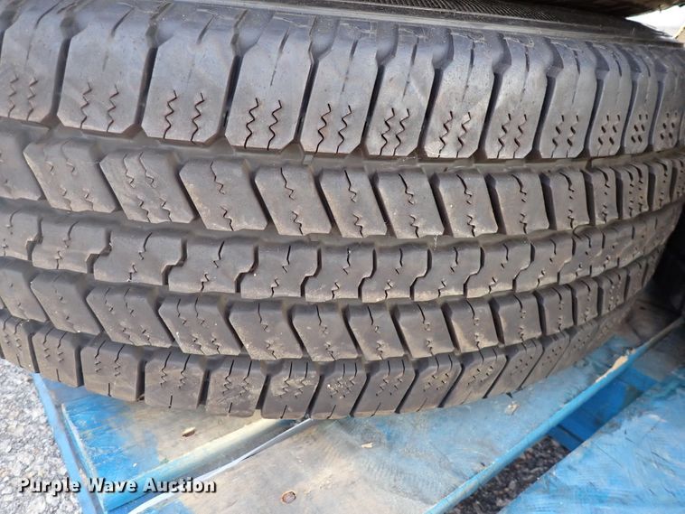 image for item HC9908 (4) GMC Yukon Denali LT265/60R20 tires