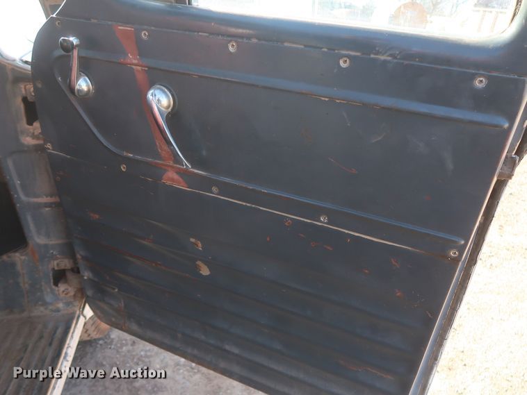 image for item HK9657 1959 Chevrolet Viking 60  winch truck