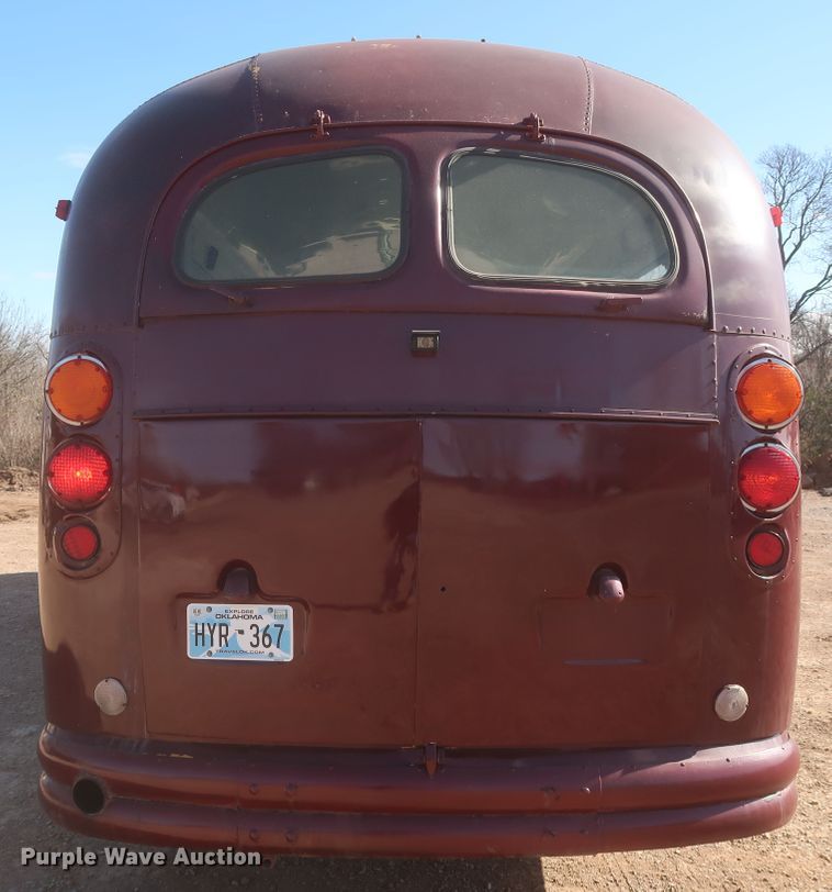 image for item HK9658 1978 Crown Supercoach A-426-11  bus