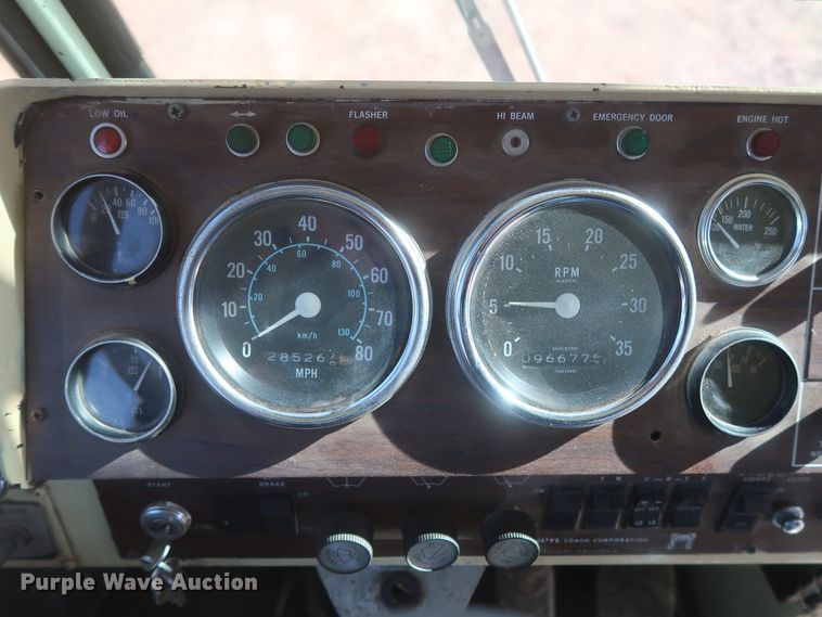 image for item HK9658 1978 Crown Supercoach A-426-11  bus