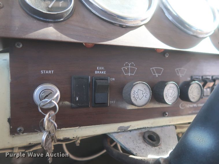 image for item HK9658 1978 Crown Supercoach A-426-11  bus