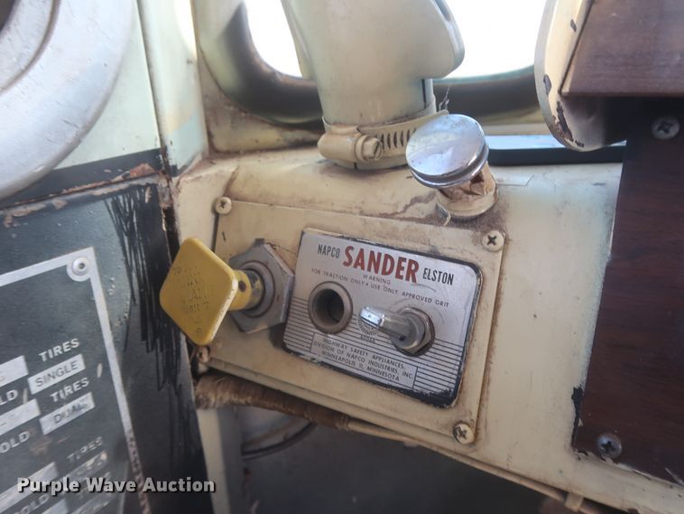 image for item HK9658 1978 Crown Supercoach A-426-11  bus