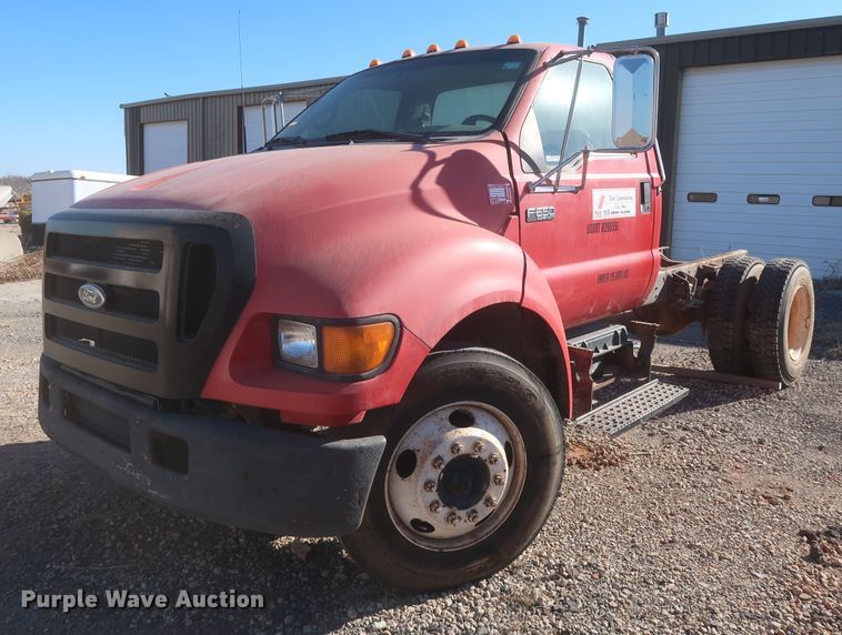 image for item HK9679 2004 Ford F650 Super Duty XL  truck cab and chassis