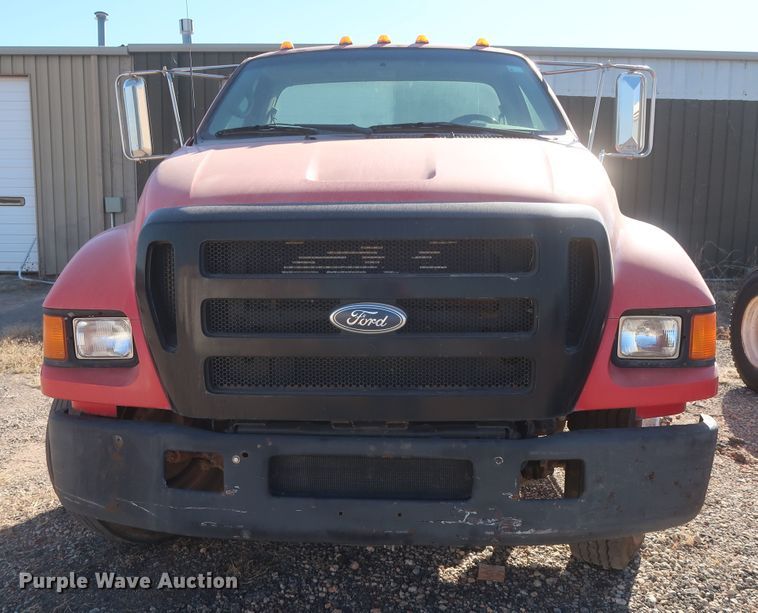 image for item HK9679 2004 Ford F650 Super Duty XL  truck cab and chassis