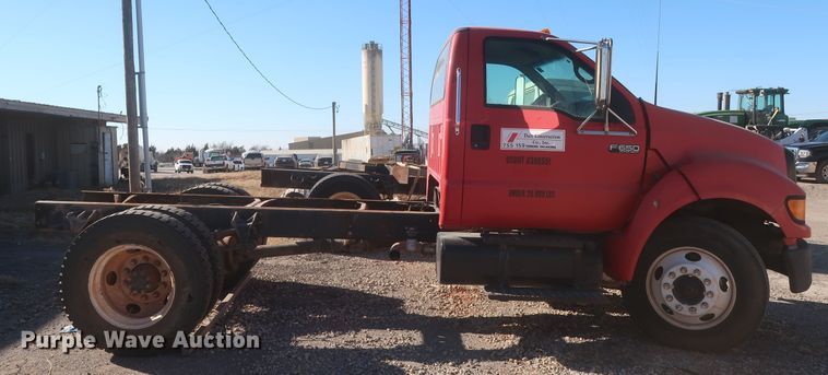 image for item HK9679 2004 Ford F650 Super Duty XL  truck cab and chassis