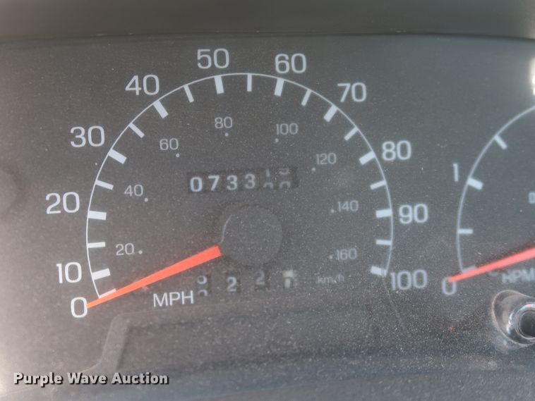 image for item HK9679 2004 Ford F650 Super Duty XL  truck cab and chassis