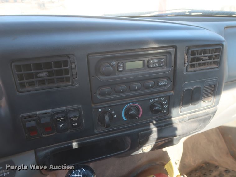 image for item HK9679 2004 Ford F650 Super Duty XL  truck cab and chassis