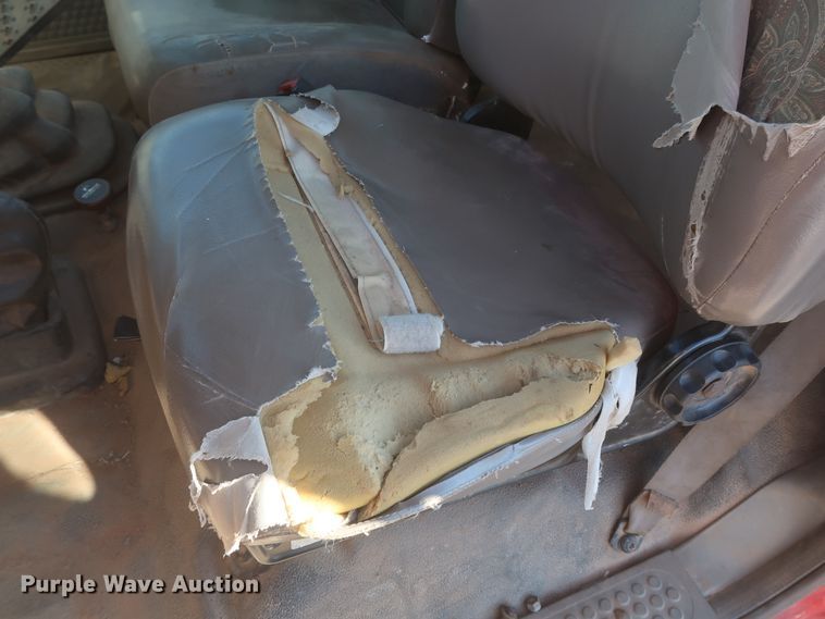 image for item HK9679 2004 Ford F650 Super Duty XL  truck cab and chassis