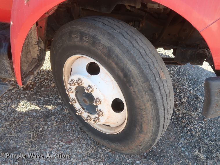 image for item HK9679 2004 Ford F650 Super Duty XL  truck cab and chassis