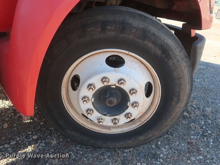 image for item HK9679 2004 Ford F650 Super Duty XL  truck cab and chassis