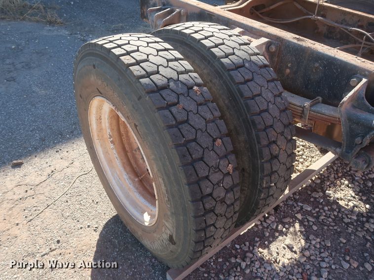 image for item HK9679 2004 Ford F650 Super Duty XL  truck cab and chassis