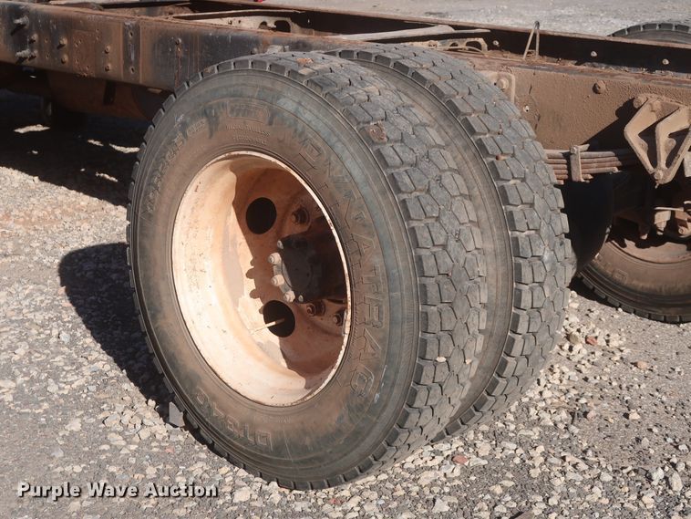 image for item HK9679 2004 Ford F650 Super Duty XL  truck cab and chassis