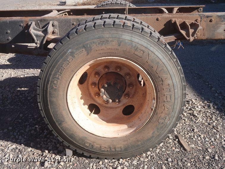 image for item HK9679 2004 Ford F650 Super Duty XL  truck cab and chassis