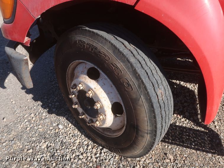 image for item HK9679 2004 Ford F650 Super Duty XL  truck cab and chassis