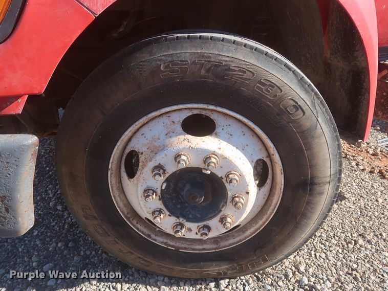 image for item HK9679 2004 Ford F650 Super Duty XL  truck cab and chassis