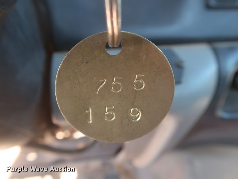 image for item HK9679 2004 Ford F650 Super Duty XL  truck cab and chassis