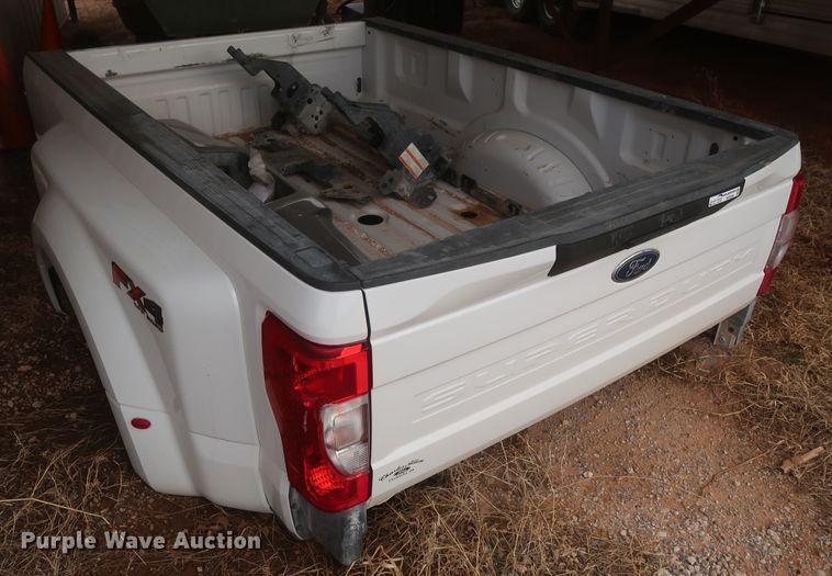 image for item HK9696 Ford F450 pickup truck bed