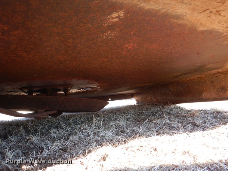 image for item HL9324 1999 Howse RC81 rotary mower