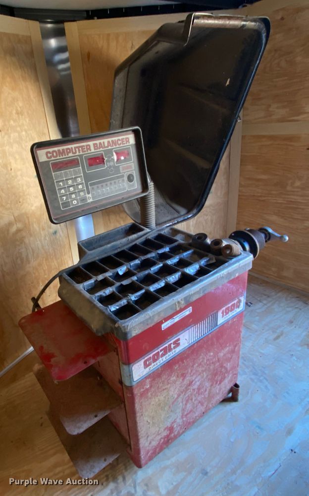 image for item HR9421 Coats 1000 wheel balancer