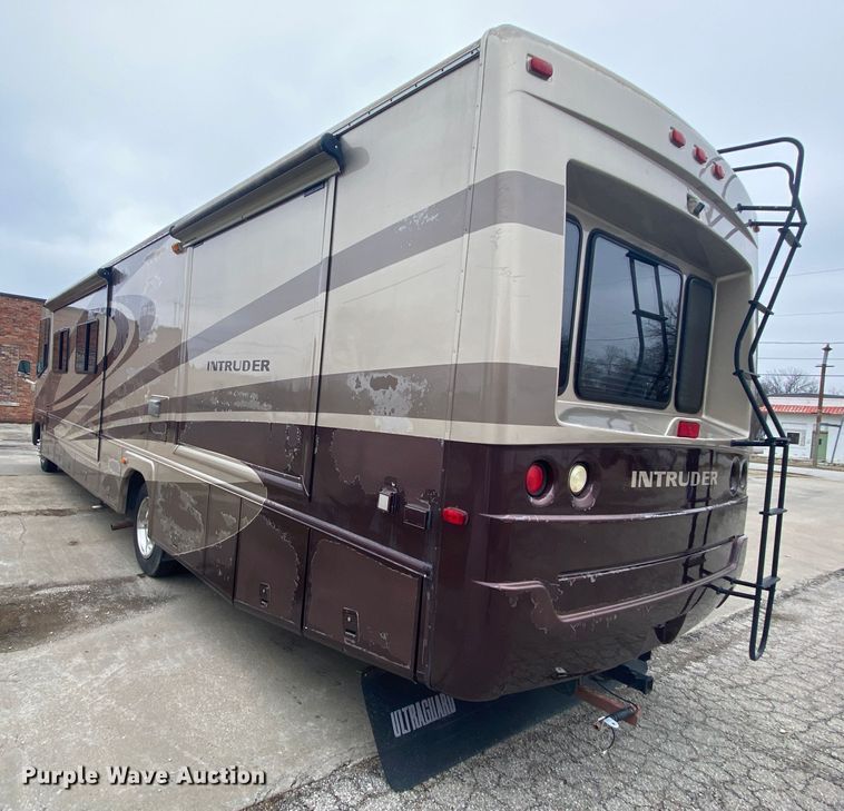 image for item HR9426 2004 International Workhorse Intruder  RV