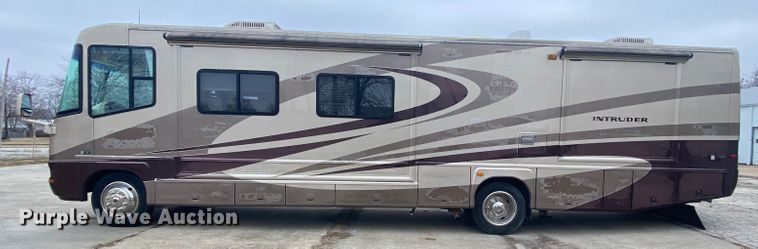 image for item HR9426 2004 International Workhorse Intruder  RV