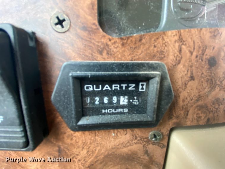 image for item HR9426 2004 International Workhorse Intruder  RV