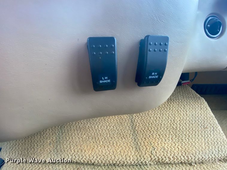 image for item HR9426 2004 International Workhorse Intruder  RV