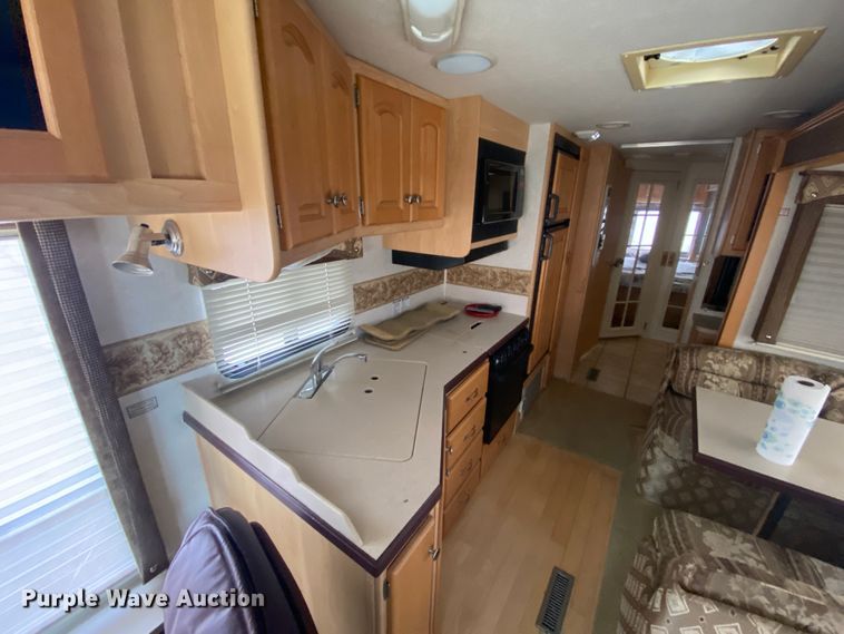 image for item HR9426 2004 International Workhorse Intruder  RV