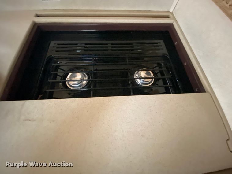 image for item HR9426 2004 International Workhorse Intruder  RV