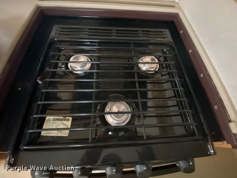 image for item HR9426 2004 International Workhorse Intruder  RV