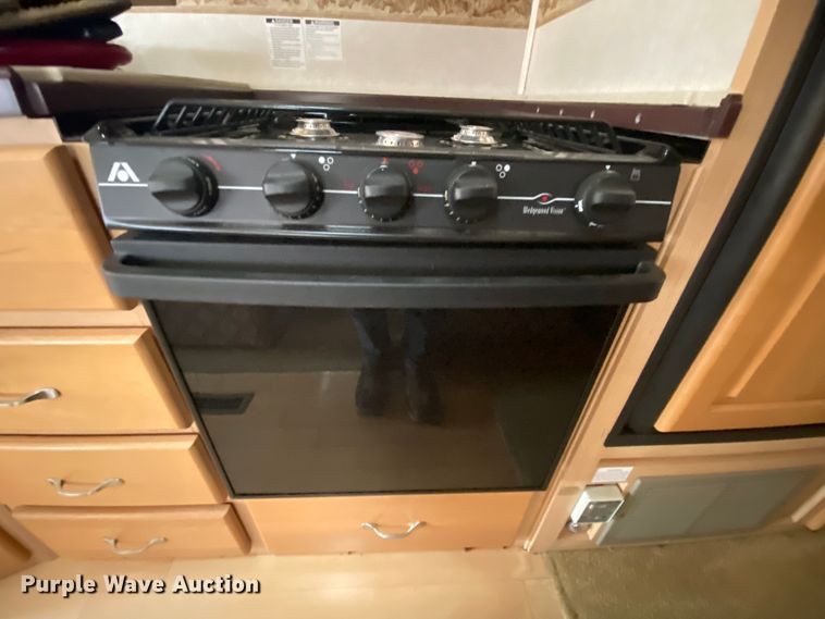 image for item HR9426 2004 International Workhorse Intruder  RV