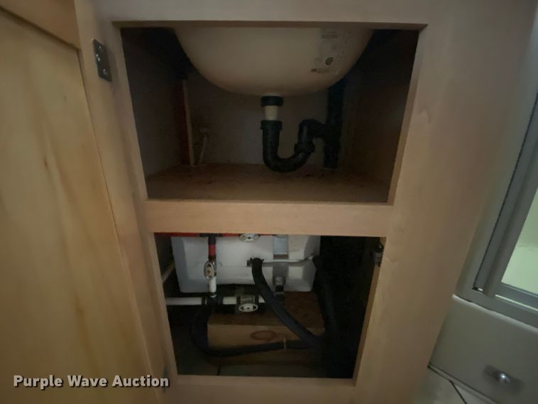 image for item HR9426 2004 International Workhorse Intruder  RV