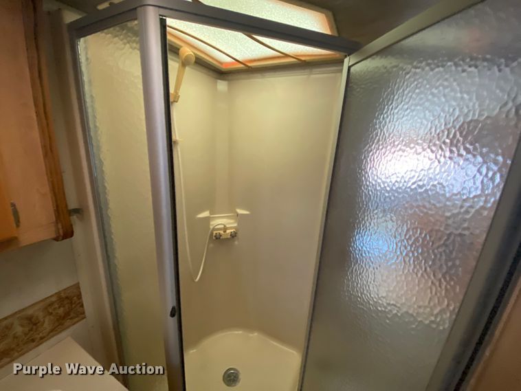 image for item HR9426 2004 International Workhorse Intruder  RV