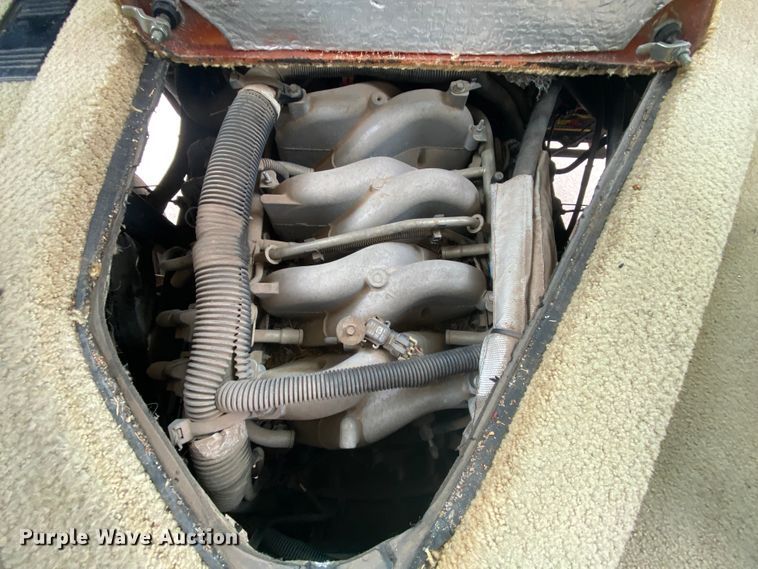 image for item HR9426 2004 International Workhorse Intruder  RV