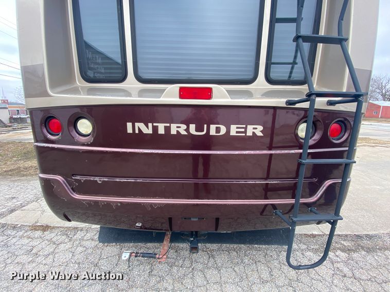 image for item HR9426 2004 International Workhorse Intruder  RV