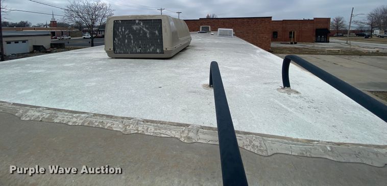 image for item HR9426 2004 International Workhorse Intruder  RV