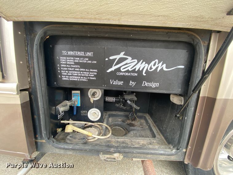 image for item HR9426 2004 International Workhorse Intruder  RV