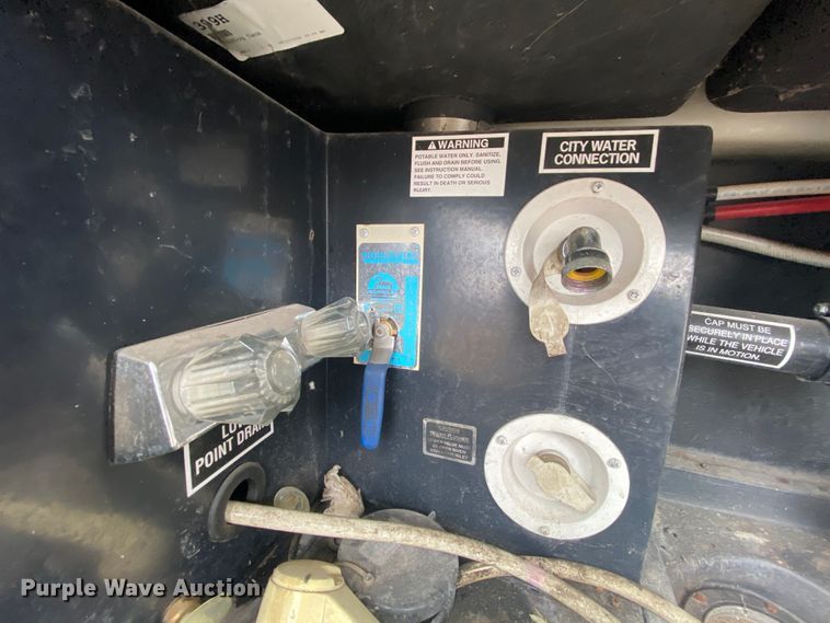 image for item HR9426 2004 International Workhorse Intruder  RV