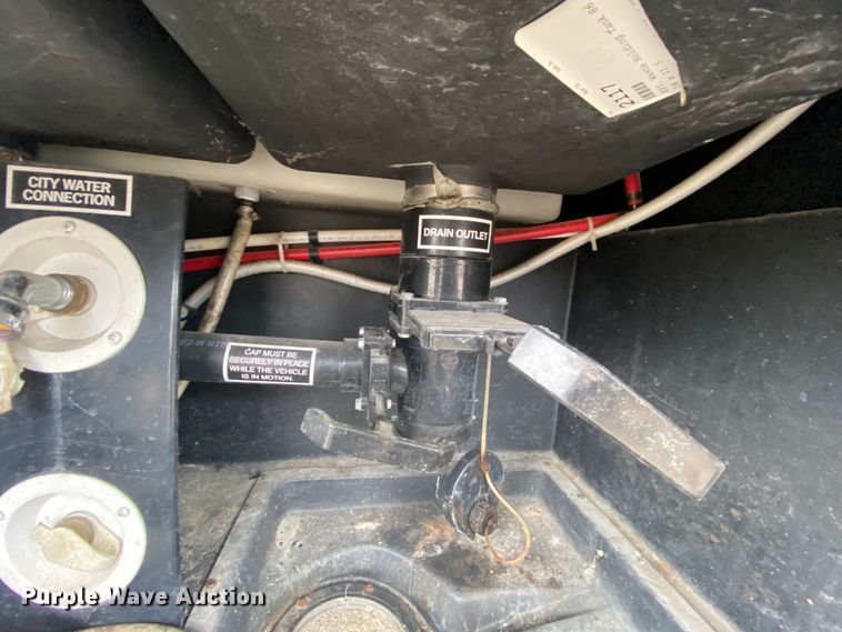 image for item HR9426 2004 International Workhorse Intruder  RV